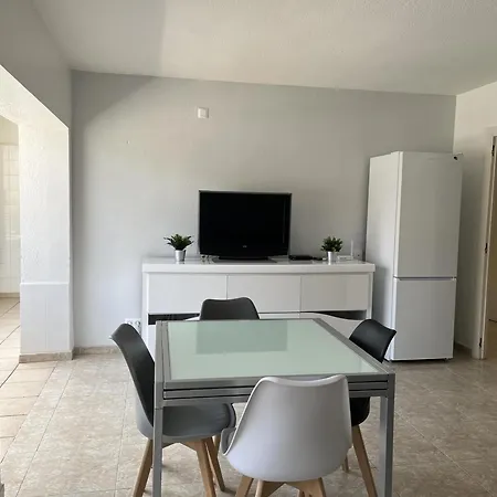 Hermoso De 3 En Con Piscina Y Jardin, Acceso A La Playa - Es-204-59 Roses