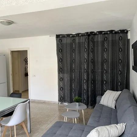 Hermoso De 3 En Con Piscina Y Jardin, Acceso A La Playa - Es-204-59 Apartment *