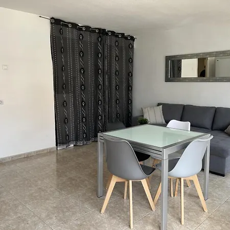 Hermoso De 3 En Con Piscina Y Jardin, Acceso A La Playa - Es-204-59 Apartment