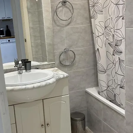 Hermoso De 3 En Con Piscina Y Jardin, Acceso A La Playa - Es-204-59 Roses