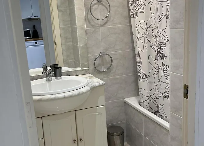 Hermoso De 3 En Con Piscina Y Jardin, Acceso A La Playa - Es-204-59 דירה